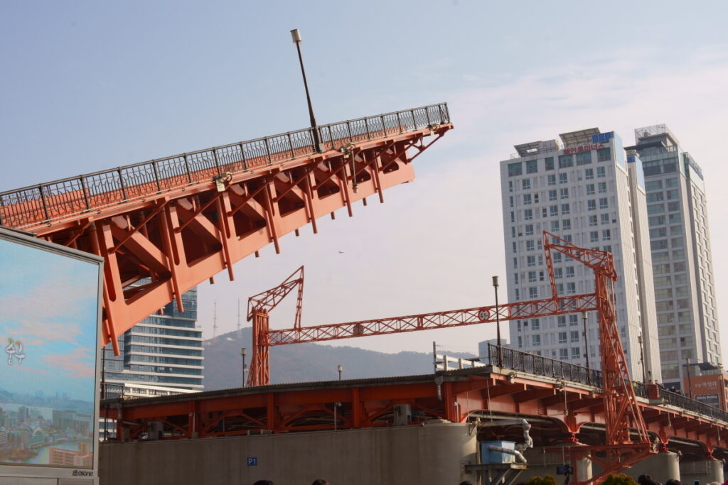 [韓國-釜山] day3 이우철蔘雞湯店，影島大橋的開橋儀式跟味贊王鹽烤肉